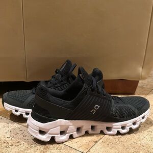 On cloudswift woman’s running shoes